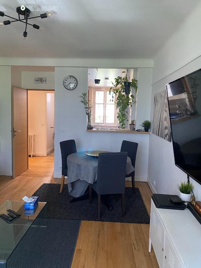 Grand F2 Avec Vue Sur La Maison De Georges Brassens * Parigi